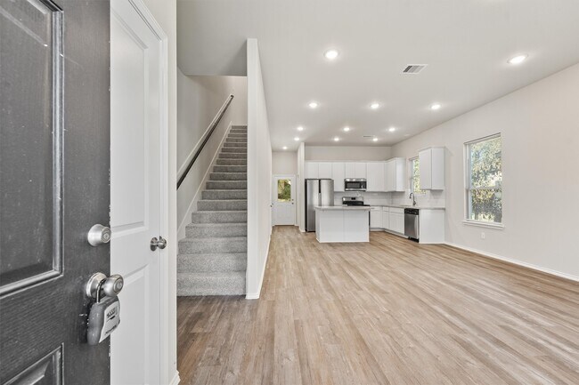 Photo - 8687 Sassafras