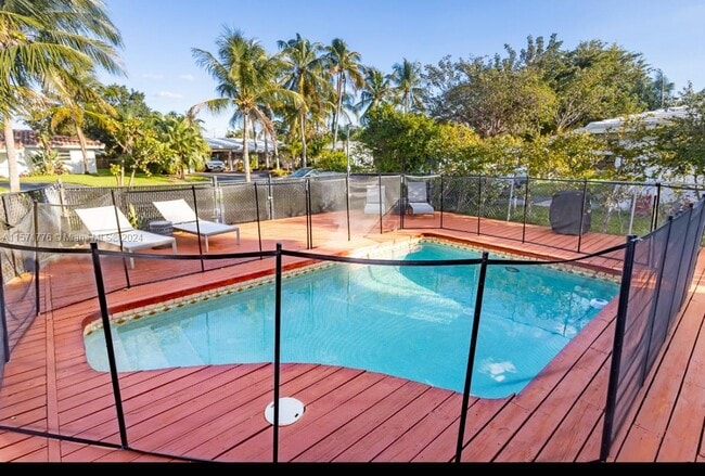 Photo - 461 SE 1st Ave