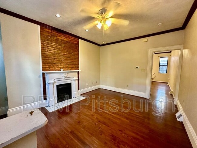 Photo - 2118 Sidney St