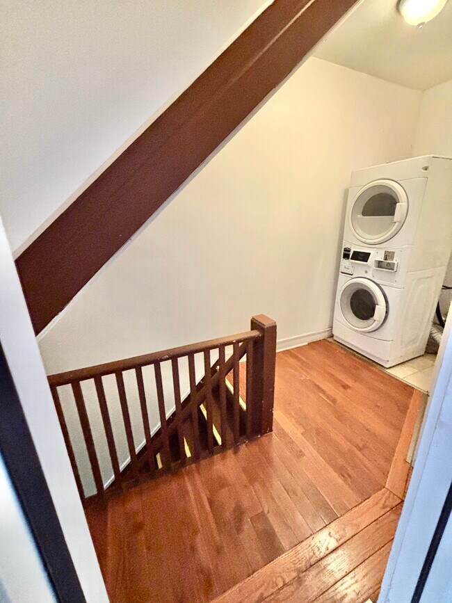 Photo - 1025 Mount Vernon St Unit 2