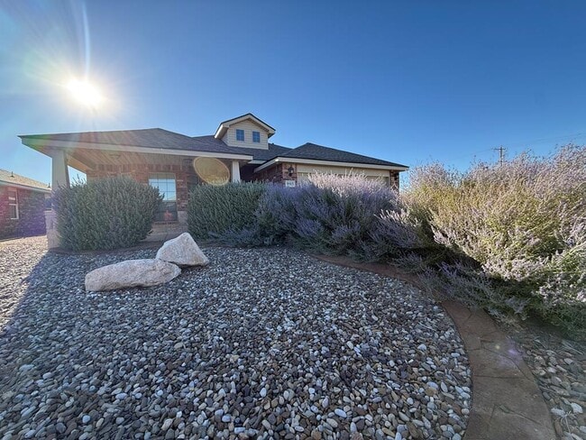 Building Photo - 9915 Lamar Ave