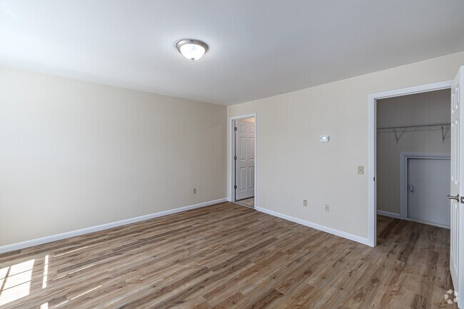 3BR, 2BA - 1,200SF - Master Bedroom