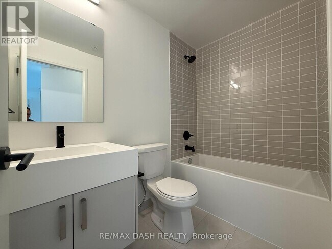 Photo - 280 Dundas St W Unit 609