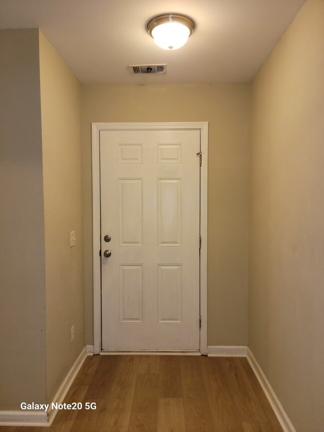 Photo - 104 Clydesdale Ct