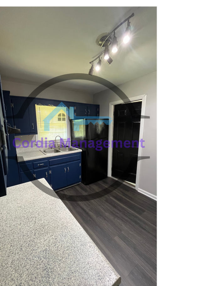 Photo - Charming 3 Bedroom Near Downtown.