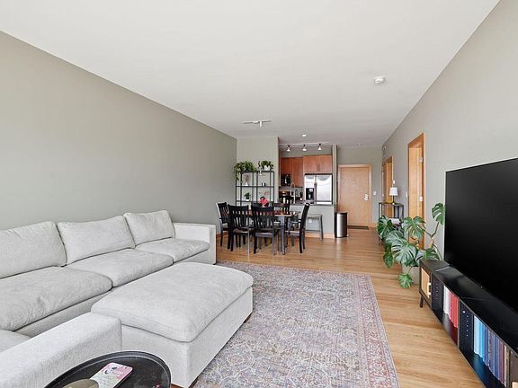 Photo - 1550 E Royall Pl Unit 11