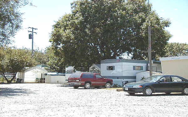Tanner Trailer Park - Tanner Trailer Park Apartments