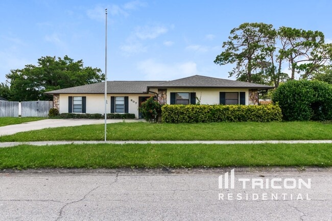 Building Photo - 907 67th Ave Dr W Rental