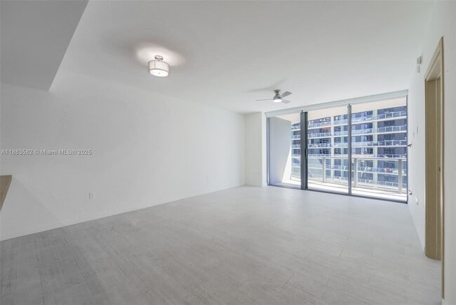 Photo - 1000 Brickell Plaza Unidad 3507