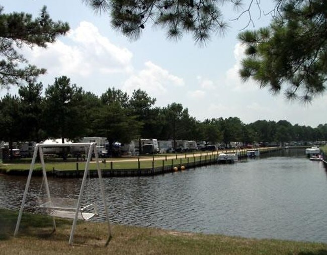 Twin Lakes RV & Camping Resort Apartments For Rent in Chocowinity, NC