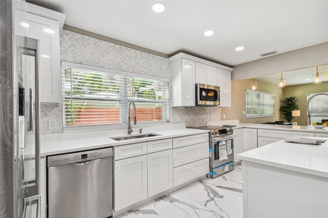 Photo - 2042 Craft Ln