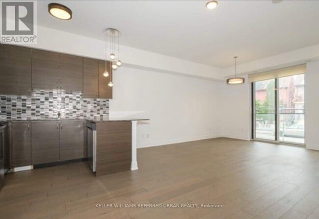 Photo - 47 Macaulay Ave