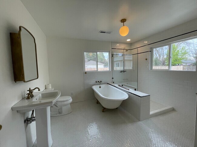 Photo - 1030 Lincoln St