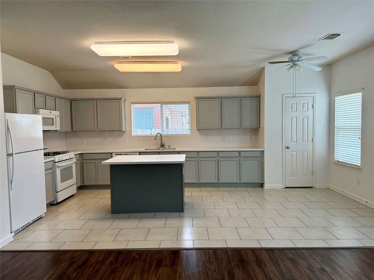 Photo - 2210 Tremont Trail Ln