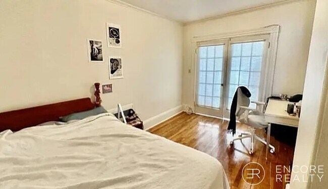 Photo - 912 Beacon St Unit 3