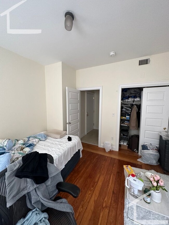 Photo - 2BR 2Bth unit. Great location! Walk to T, shops, restaurants.