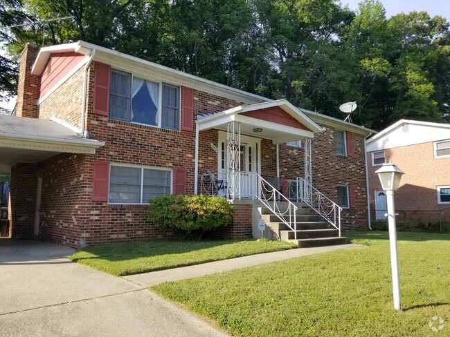 Building Photo - 6106 Hellen Lee Dr Unit C Rental