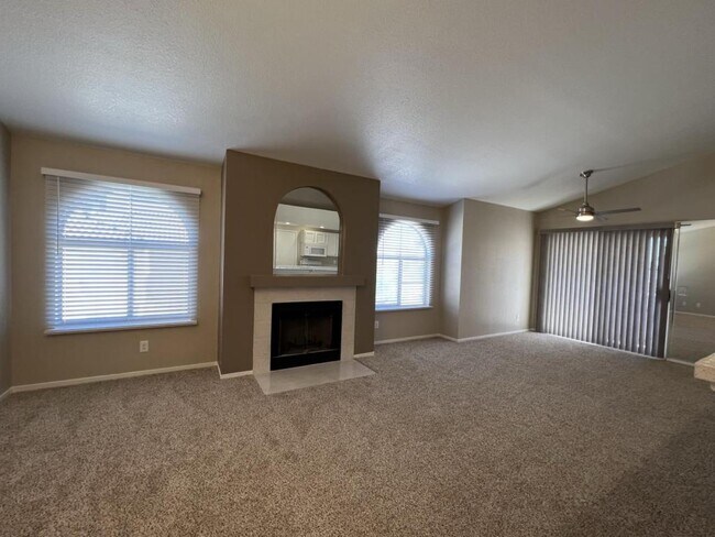 Building Photo - 7570 W Flamingo Rd Unit 207