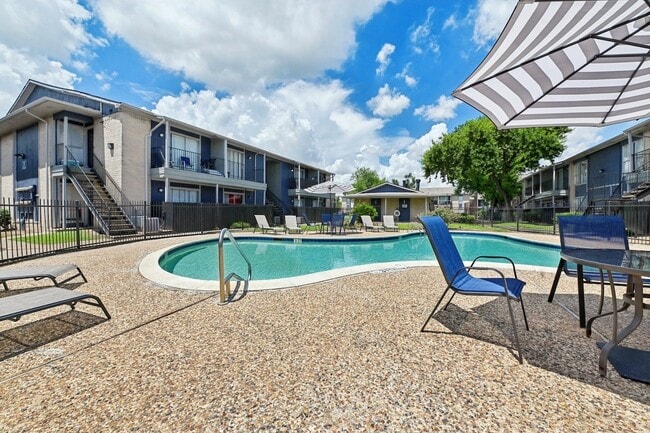 Photo - Pine Creek Apartments