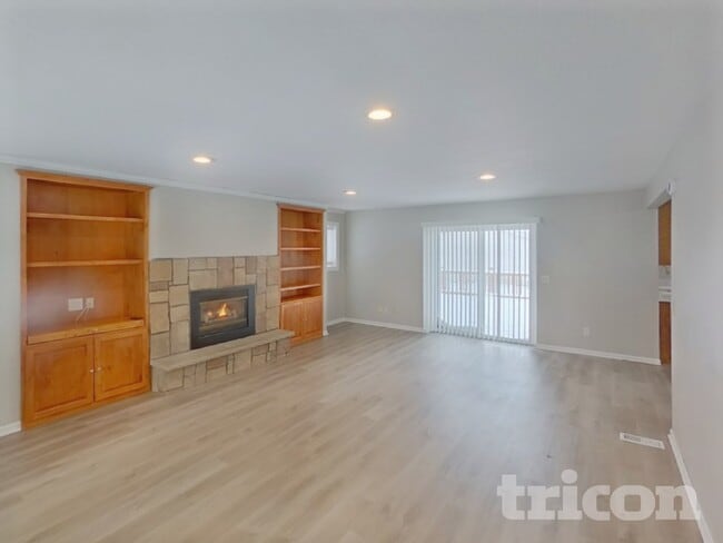 Photo - 6737 Upper 162nd St W