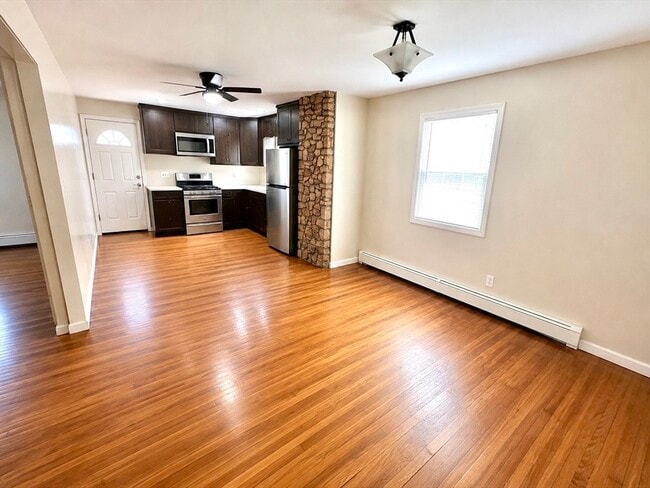 Photo - 175 Springvale Ave Unit 1