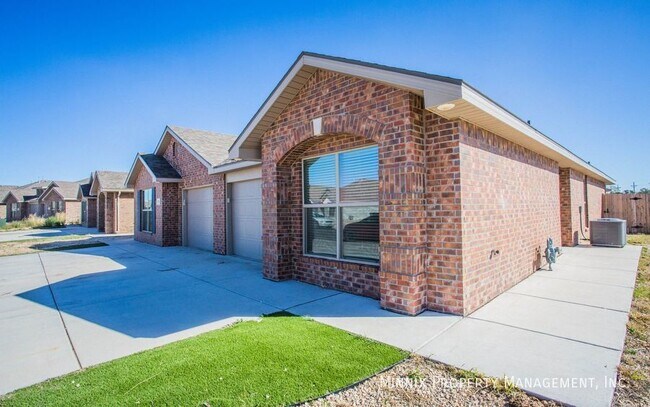 Photo - 2102 N Avenue J