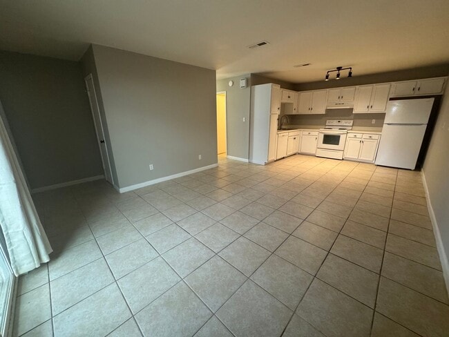 Photo - Gulf Breeze - Greenbriar Estate - 2 bedroom, 1 bathroom