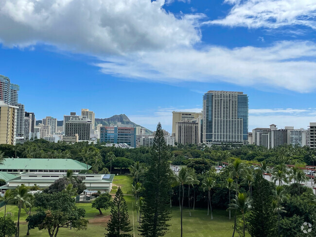 Building Photo - 1910 Ala Moana Blvd Unit 10B Rental