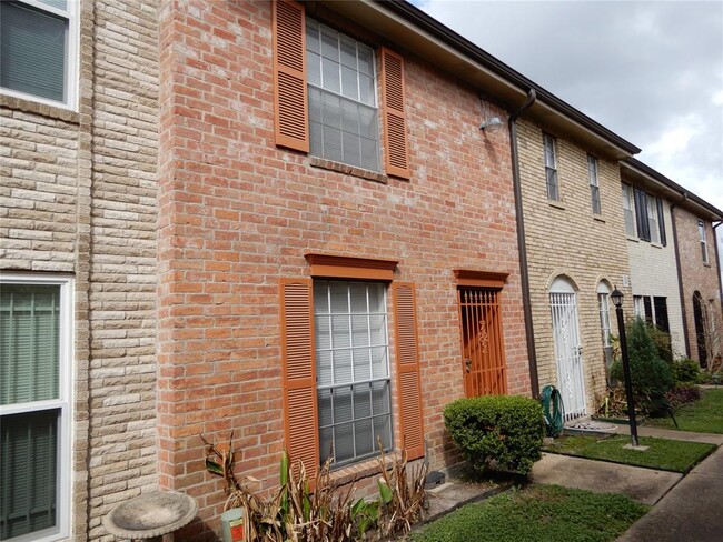 Building Photo - 1715 Moritz Dr Unit 25 Rental
