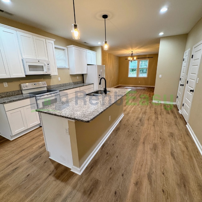 Photo - 766 Lexington St