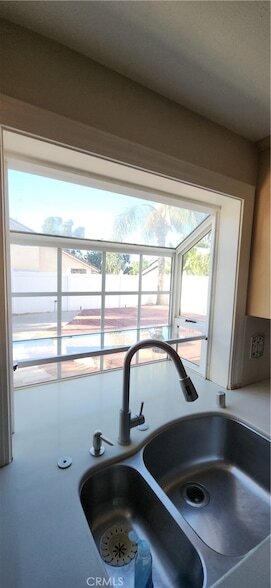 Photo - 1267 Regent Cir