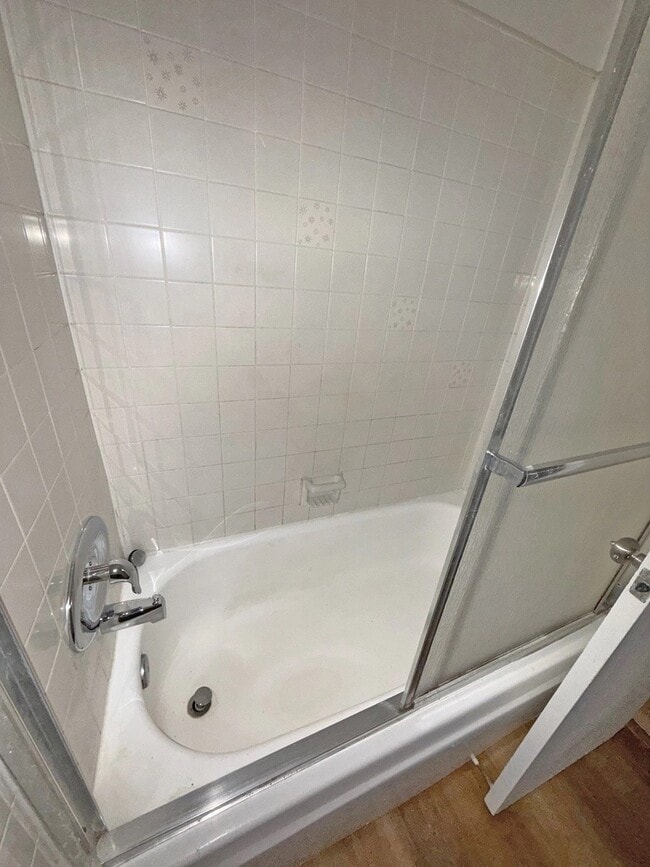 Photo - 10776 Rose Ave Unidad 6