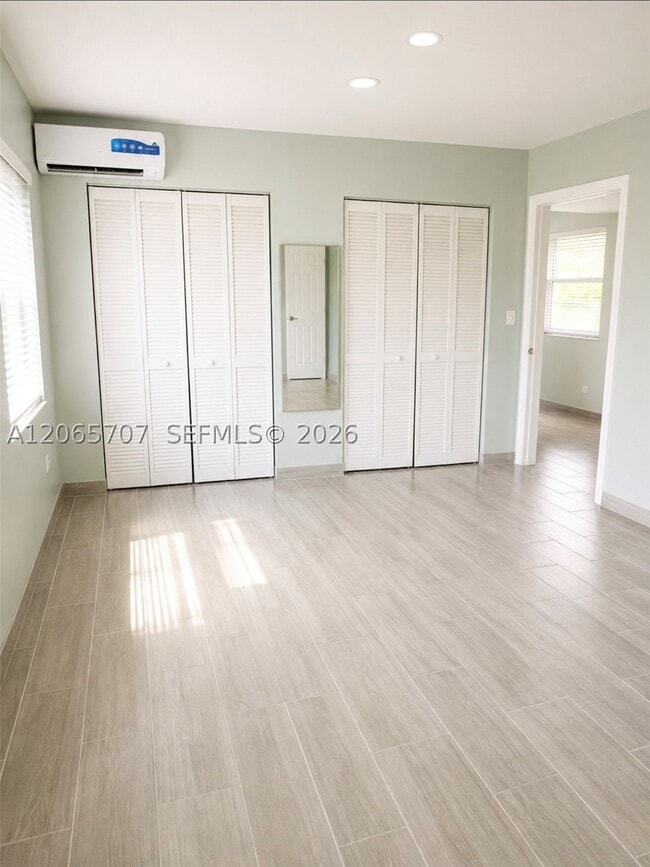 Photo - 359 W 12th St Unit 3
