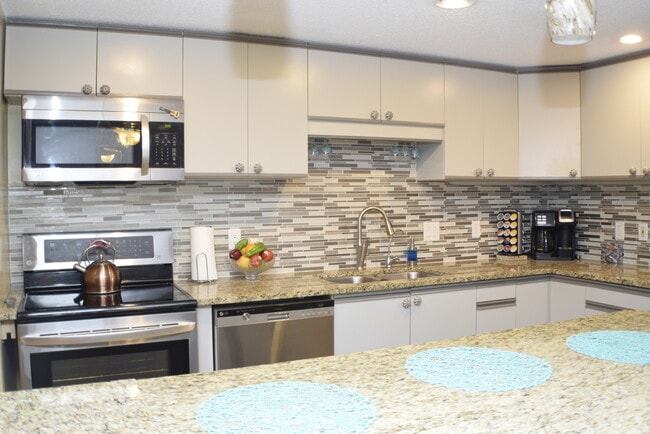 Photo - 205 E Grand Ave Unit 3B