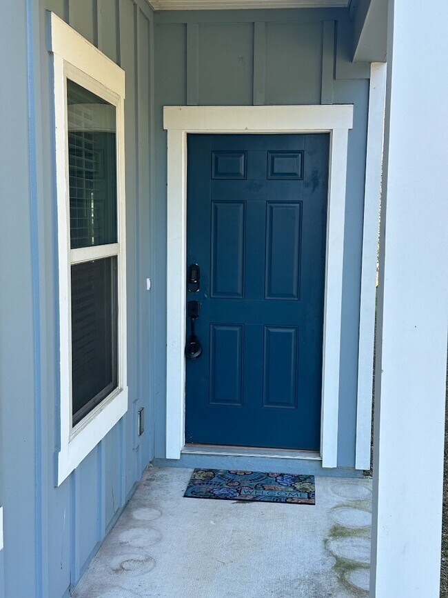 Photo - 852 Capitol Pkwy