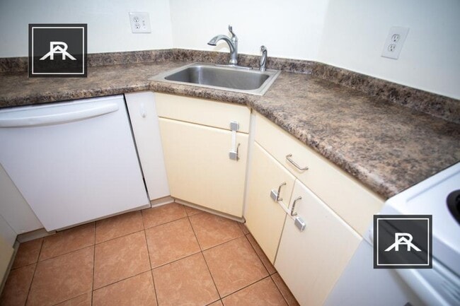 Photo - 2 bedroom in Brookline MA 02446 Unit 106