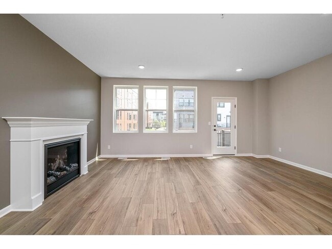 Photo - 848 S Woodlawn Ave