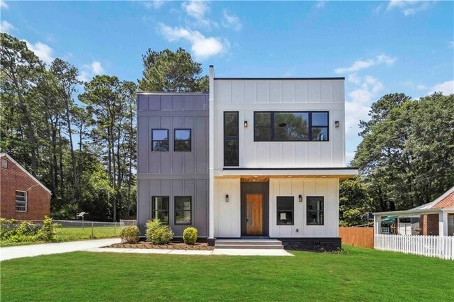 Building Photo - 1554 Columbia Cir