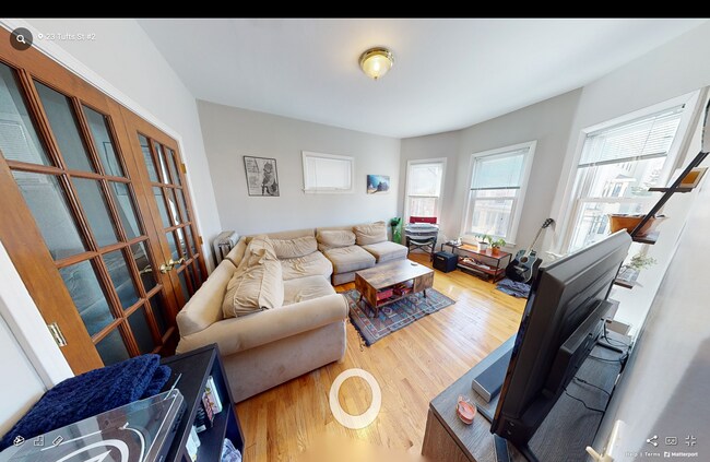 Building Photo - 23 Tufts St Unit 2 Rental