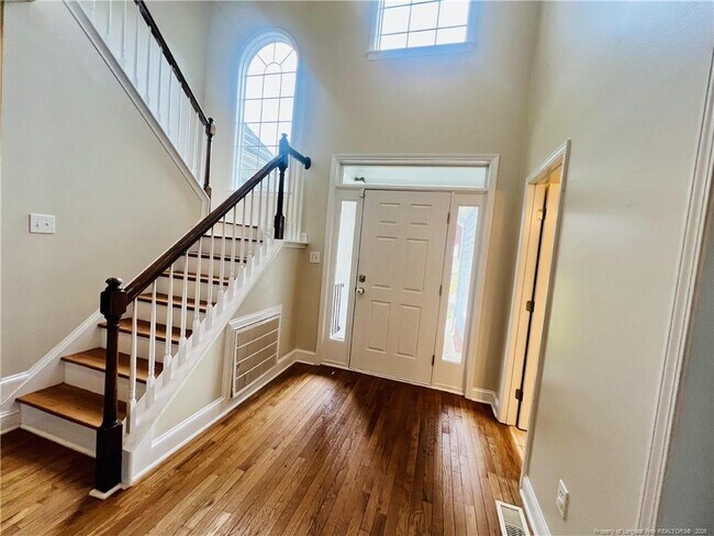 Photo - 96 Lamplighter Way