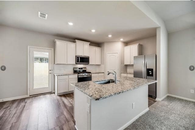 Photo - 905 Calhoun Dr