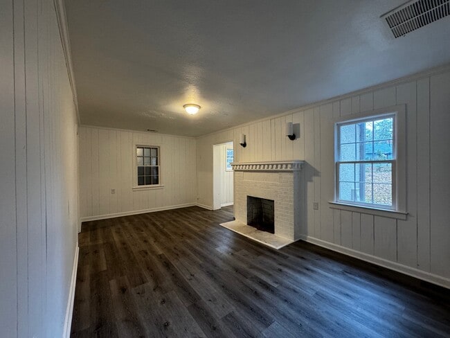 Photo - 185 Springtree Rd