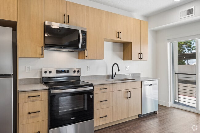 2BR, 1BA - 771SF - Kitchen