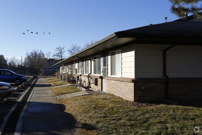 Photo - Kearney Plaza Apartments