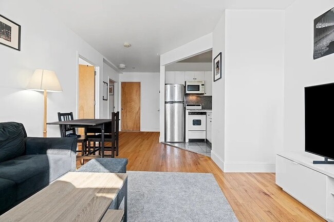 Photo - 193 E 4th St Unit 6F