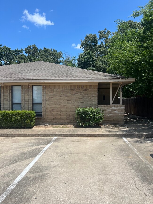 Front of Property - 1401 Lackey Ct Townhome