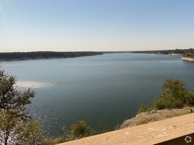 Building Photo - STUDIO CONDO WITH A MILLION DOLLAR LAKE VIEW Unit 214