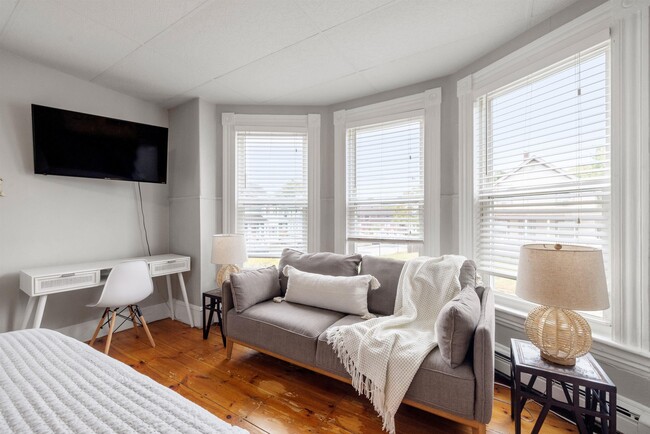 Building Photo - 792 Grove St Unit 1