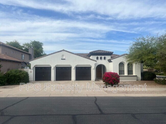 Building Photo - 696 W Mesquite Ln Rental