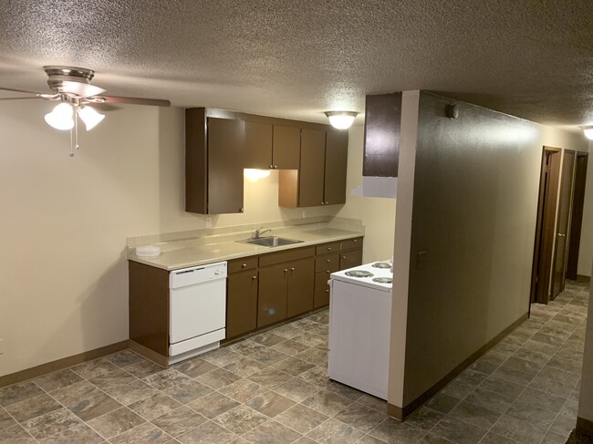 Kamden Place: Leasing Specials! Balconies,... - Kamden Place: Leasing Specials! Balconies,... Apartments